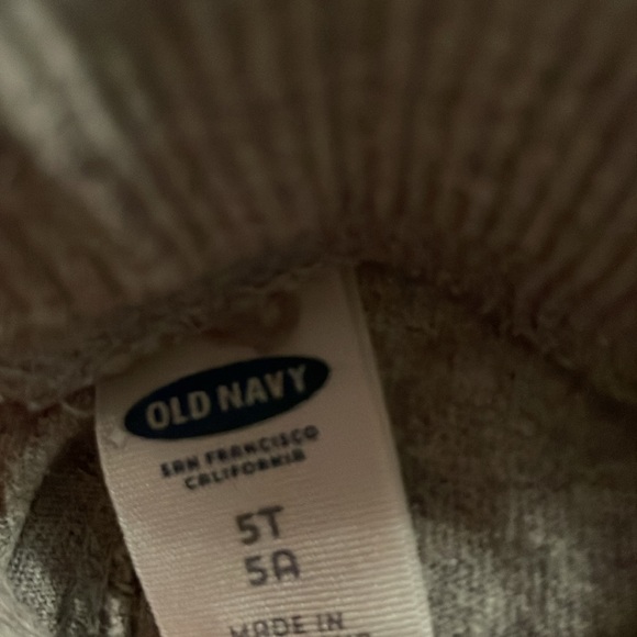 Size 5 boys shorts and shirts - Picture 5 of 13